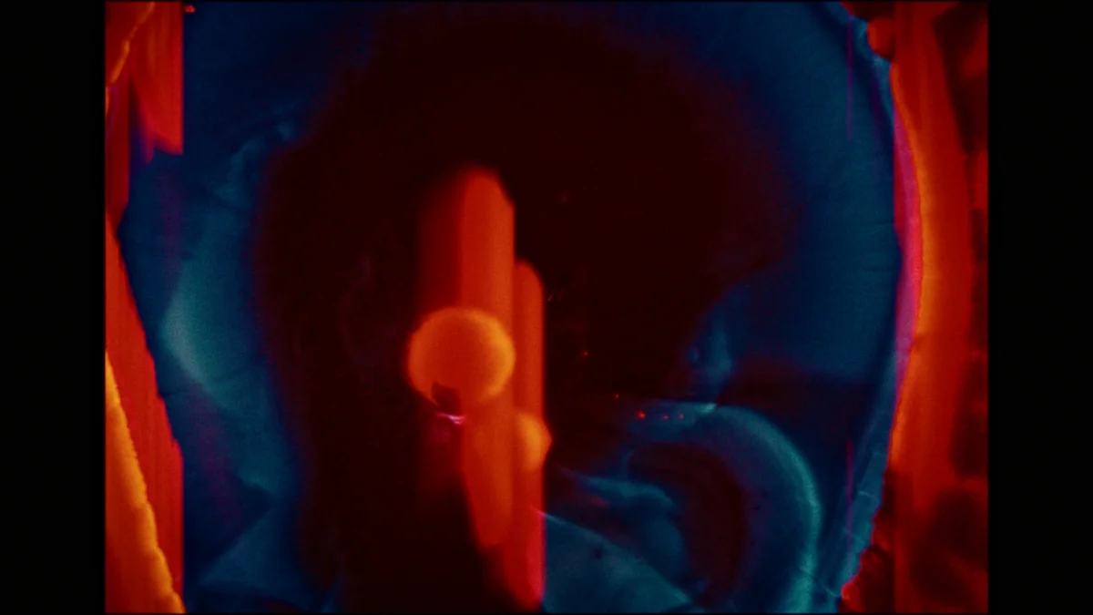 Lights Out · still 9